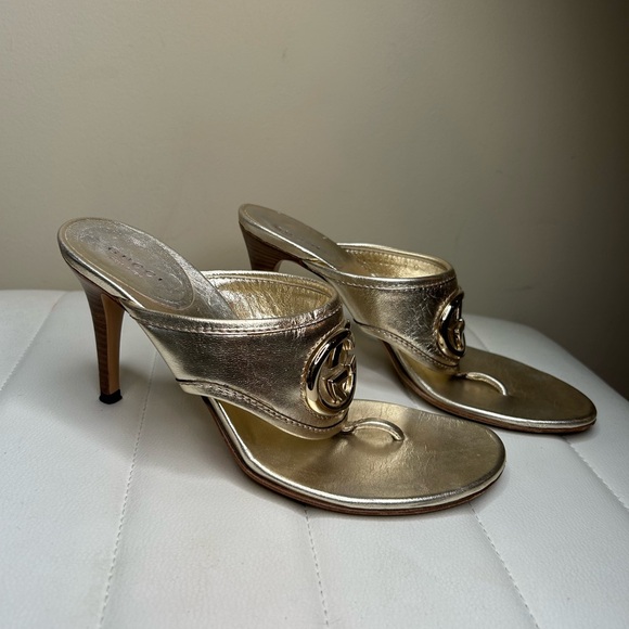 GUCCI Britt Gold Leather Thong Heel Sandals - Size 7 - Picture 2 of 5